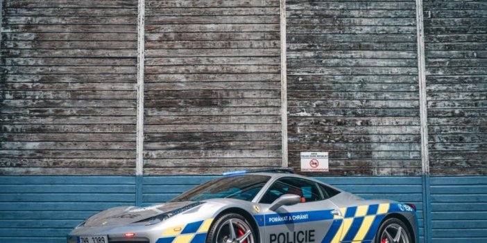 Polis suçluları artık Ferrari'yle kovalayacak