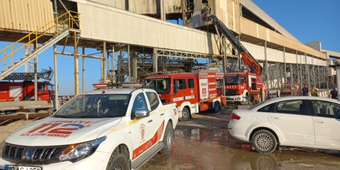 Bandırma Bagfaş'ta çıkan yangına 4 araç ve 10 personelle müdahale edildi
