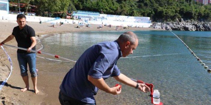 Zonguldak'ta atık su taştı. Denize girmek yasaklandı