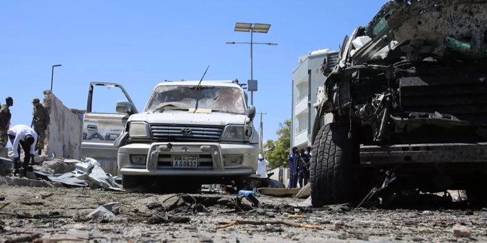 Somali'de 2 bombalı saldırı: 20 ölü