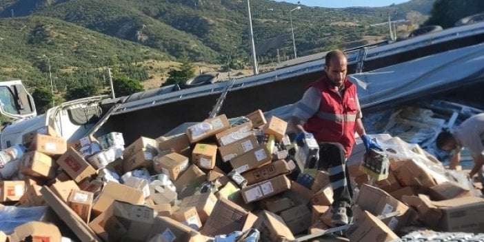 Kontrolden çıkan boya yüklü tır devrildi, ölen ya da yaralanan olmadı