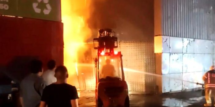 İstanbul'da fabrika yangını: Çok sayıda ekip müdahale ediyor
