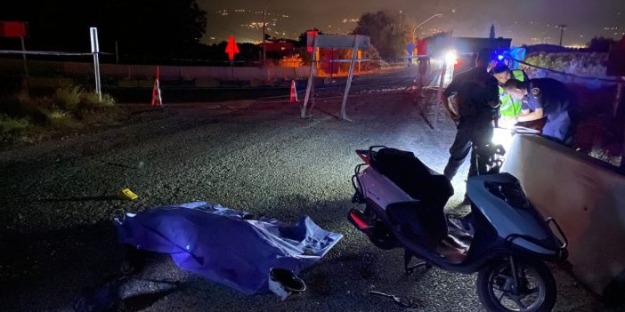 İzmir'in Tire ilçesinde trafiğe kapatılan yola giren motosiklet devrildi: 1 ölü, 1 yaralı