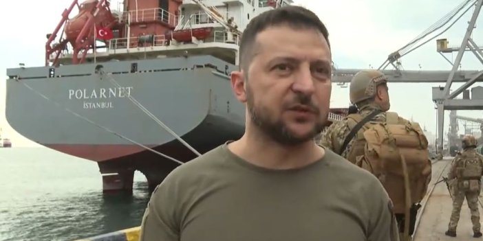 Ukrayna Devlet Başkanı Zelenskiy Türk gemisinin önünde açıklama yaptı. Yola çıkmaya hazır
