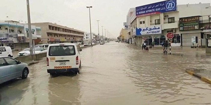 BAE'de sel felaketi. 7 kişi hayatını kaybetti