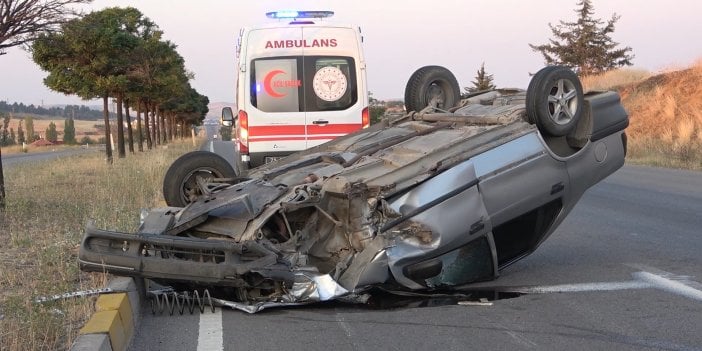 Kırıkkale'de bir  otomobil tıra çarparak takla attı: 1 yaralı