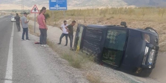 Minibüs şarampole devrildi: 3 yaralı