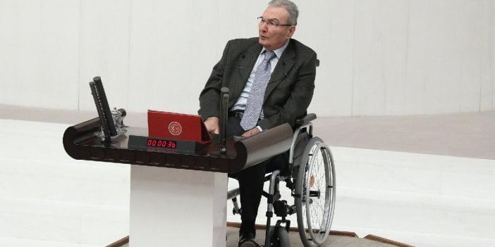 Deniz Baykal öldü dedikodusu ortalığı karıştırdı. Aytun Çıray ölüm haberini verdiği tweeti sildi. Pazartesi sabahı şok olay