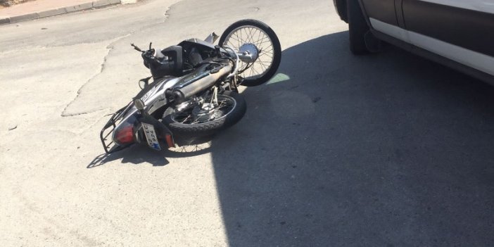 Otomobil ile motosiklet çarpıştı: 2 yaralı
