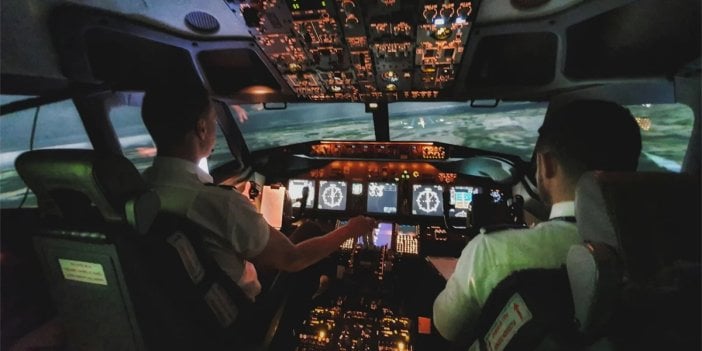 Havacılık uzmanı Ali Kıdık THY pilotlarının uçuşta kokpitte neler yaptığını açıkladı. Yazıktır günahtır