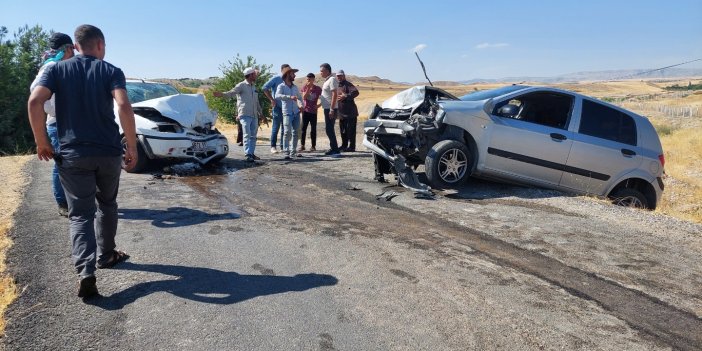 İki otomobil çarpıştı: 1 ölü, 4 yaralı