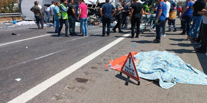 Katil otobüs hem yolcularını hem de kazaya müdahale edenleri öldürdü. Bir Allah'ın kulu ikaz önlemi almaz mı