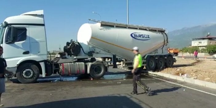 Hatay’da sıkıştırılan beton mikseri kaza yaptı: 1 yaralı