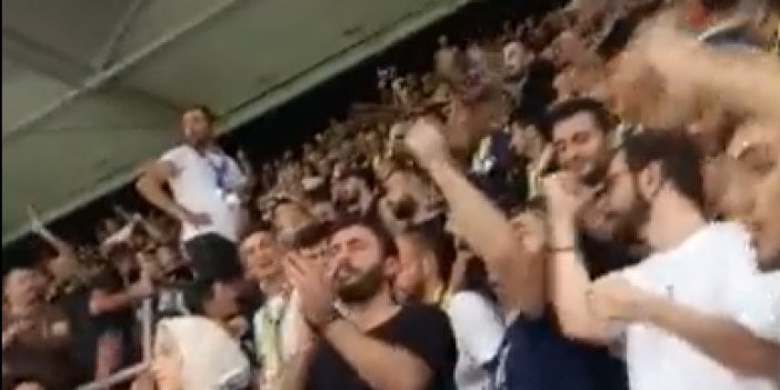 Fenerbahçe taraftarından tutuklanan şarkıcı Gülşen'e destek. Tribünde şarkısı söylendi