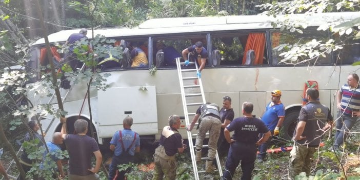 Bursa'da tur otobüsü devrildi: 3 ölü 37 yaralı