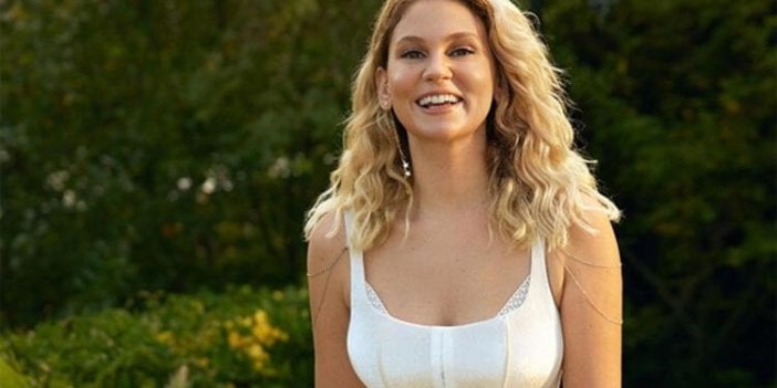 Farah Zeynep Abdullah makyajsız halini paylaştı. Sıfır makyaj pozuna övgüler yağdı