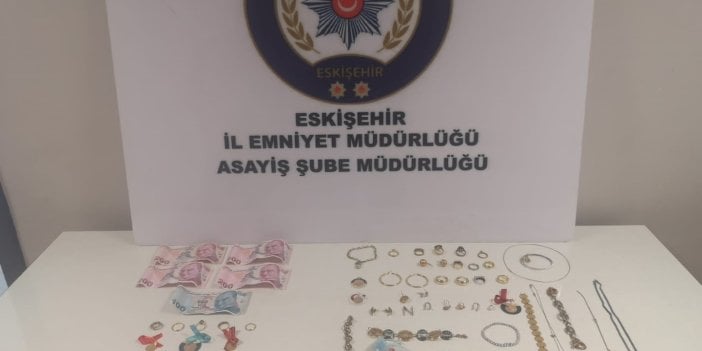 240 bin liralık ziynet eşyasını çalan 2 kişi yakalandı