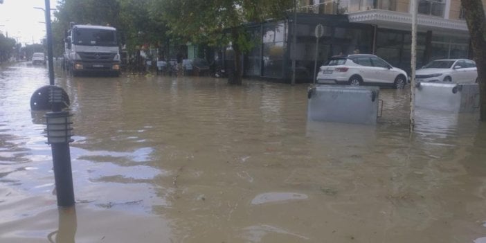 Tekirdağ'ın Şarköy ilçesini önce dolu sonra sağanak yağmur vurdu