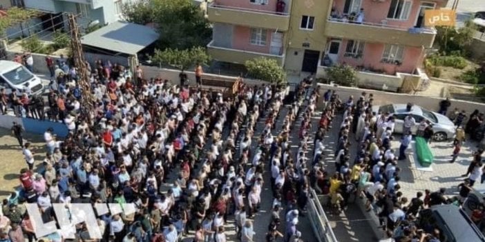 Suriyeliler Hatay sokaklarında yürüdü. Cenazeden Suriyeli güçlerin lideri de çıktı