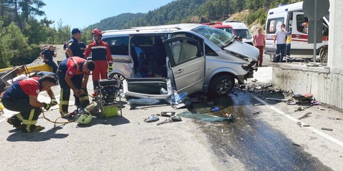 Direksiyon hakimiyetini kaybetti, 2 kişi öldü