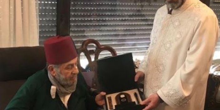 Diyanet cuma hutbesinde 9 Eylül ve Atatürk'e yer vermedi. Ali Erbaş keşke Yunan kazansaydı diyen Kadir Mısıroğlu’nu ziyaret etmişti