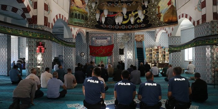 Iğdır'da 7 yıl önce terör saldırısında şehit olan 13 polis için mevlit okutuldu