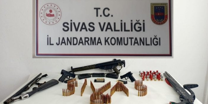 Sivas'ta çadırlardan cephanelik çıktı