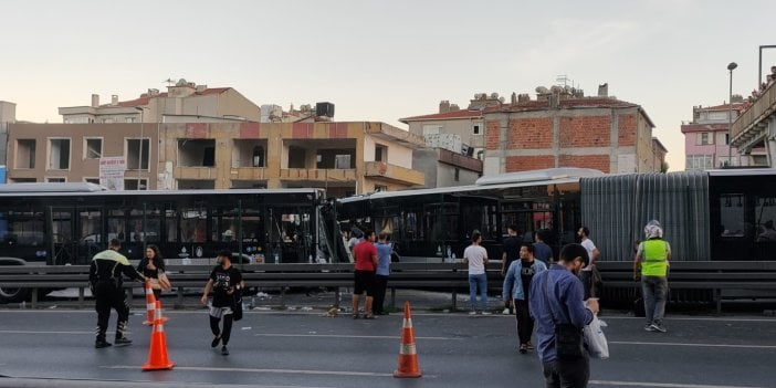 Avcılar'da metrobüs kazası. Çok sayıda yaralı var