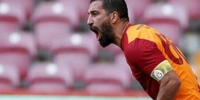 Ve Arda Turan futbolu resmen bıraktı