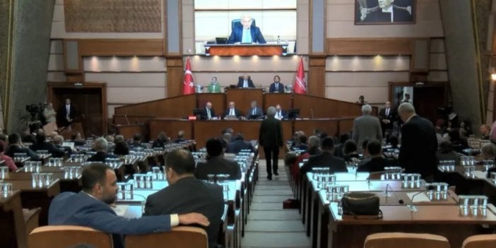 AKP’li Tevfik Göksu’dan ‘gurur duyuyoruz’ çıkışı! İBB Meclisi'nde 'Vahdettin' kavgası