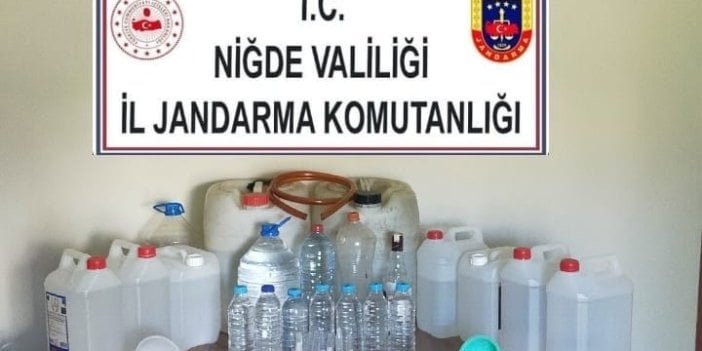 Niğde’de kaçak içki üretimi yapılan eve operasyon