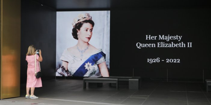 Kraliçe'nin ölümünün ardından İngiltere'nin sömürgeci geçmişi tartışılıyor