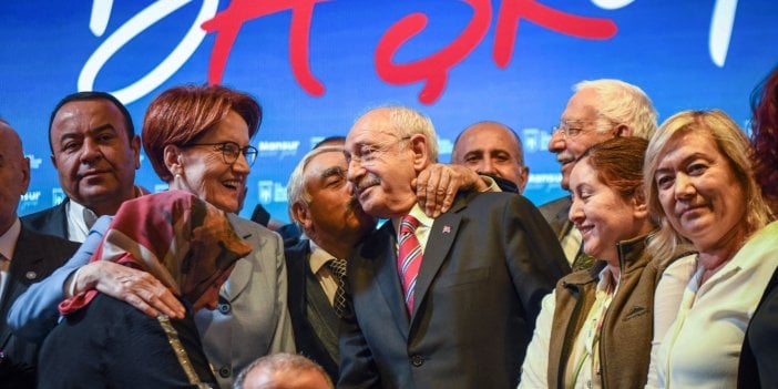 Ankara'da bir çiftçi çıktığı sahnede Kemal Kılıçdaroğlu'nu öptü