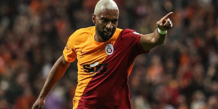 Ryan Babel Türkiye'deki iPhone fiyatlarına tepki gösterdi