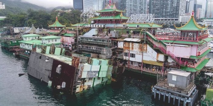 İngiltere Kraliçesi 2. Elizabeth ve Tom Cruise’un lokantası battı. Yüzen restoran Hong Kong'un simgelerindendi