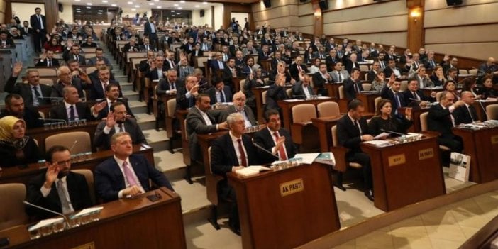 İBB Meclisi'nde AKP'li üyeler hemen onayladı. Mevzu ranta açmak olunca eller anında kalktı