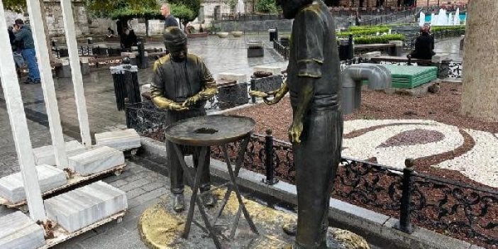 Eminönü'nde simitçi Heykeli'ndeki simitleri çaldılar