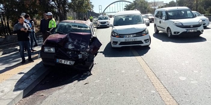 Ankara’da 3 araç birbirine girdi: 2 yaralı