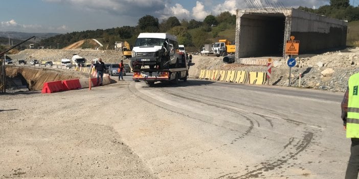 Servis minibüsü ile kamyon çarpıştı: 1’i çocuk 5 yaralı