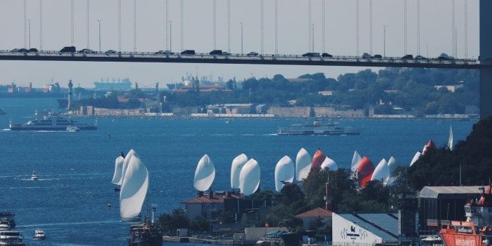 İstanbul Boğazı'ndaki kıyasıya yarışı dünya izledi