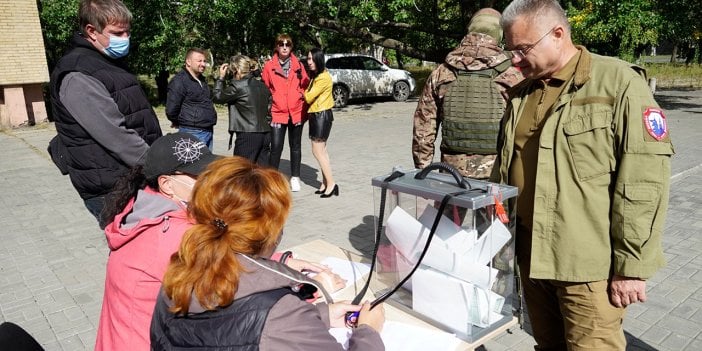 Ukrayna'daki ayrılıkçıların Rusya'ya bağlanmak için yaptığı referandum sonuçlandı