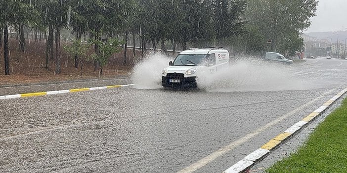 Balıkesir’de sağanak etkili oluyor