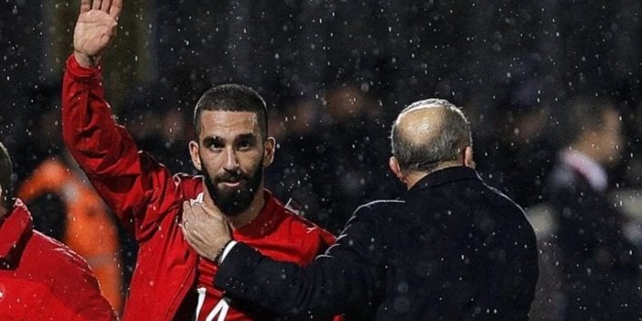 Galatasaray, Arda Turan'a jübile düşünüyor