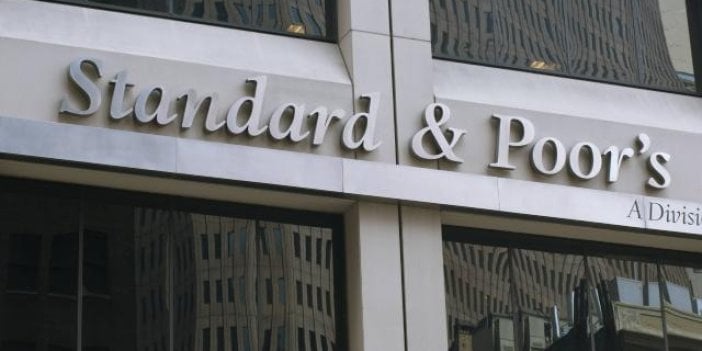 Görünüm durağan! S&P, Türkiye’nin kredi notunu düşürdü