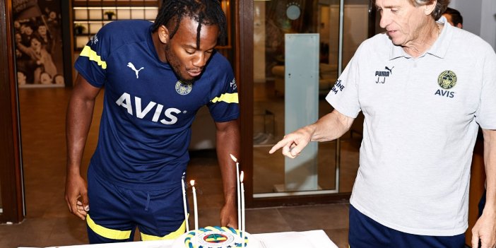 Fenerbahçe'de derbi öncesi kutlama. Michy Batshuayi'nin doğum günü kutlandı