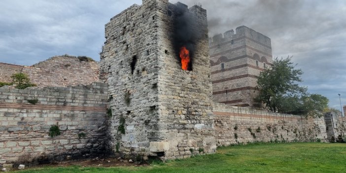 Fatih’te tarihi surlardaki kule alev alev yandı