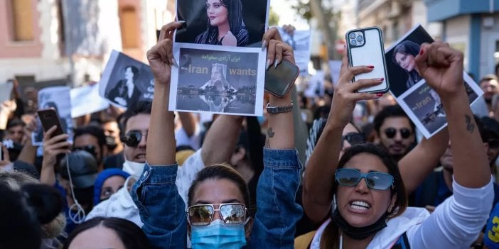 Türkiye'deki İranlılar laikliğin gerilemesinden şikayet etti. 'Türkiye İran'a benzemeye başladı'