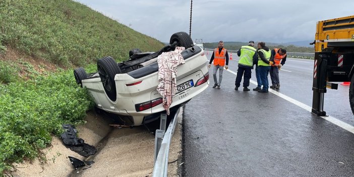 Tırla çarpışan lüks otomobil su kanalına devrildi: 2 yaralı