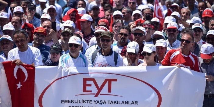 EYT ile ilgili flaş iddia.  EYT'liler yine yaşa sözleşmeliler maaşa takılacak