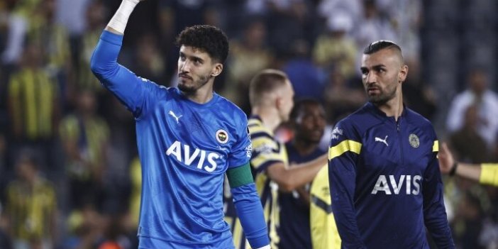 Taraftar Kadıköy'de kaleci Altay'ı önce ıslıkladı sonra alkışladı